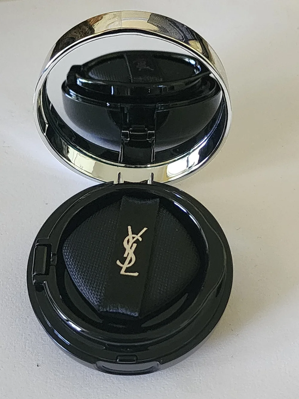 Yves Saint Laurent yves saint